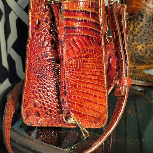 Purses - Picture 12 of 12